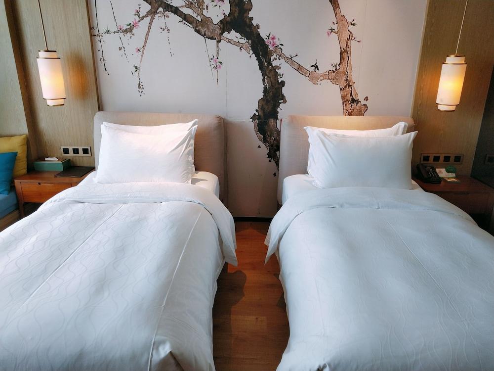 Howard Johnson Riverview Hotel Guangzhou Exterior foto